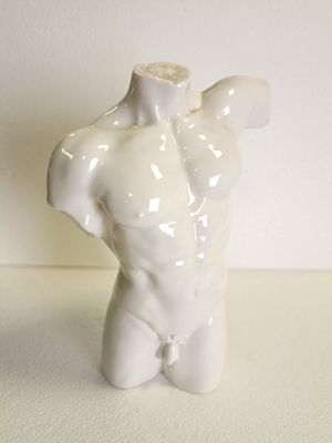 Скульптура &laquo;Обнаженный&raquo;.
Изысканный, тонкий фарфор.
В идеальном состоянии. 
Высота 21 см.
20 век.
