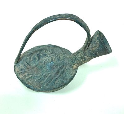 Необычный бронзовый сосуд в древне-римском стиле. 
Предположительно 18-19в. Сосуд с носиком с 