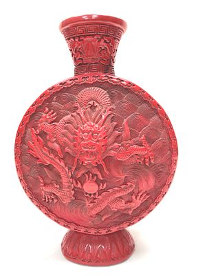Оригинальная китайская ваза в технике Цинабар &laquo;Дракон&raquo;.
Высота 26 см. Диаметр 18 см., вес 900 