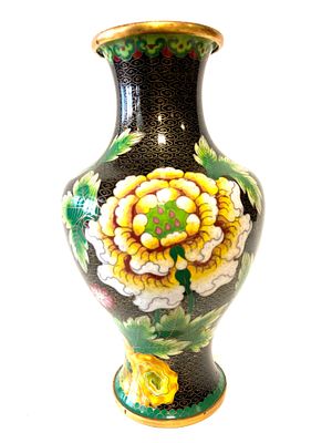 Китайская ваза "Цветение" в сложной технике перегородчатой эмали Cloisonne.
20 в.
Высота 23 см.