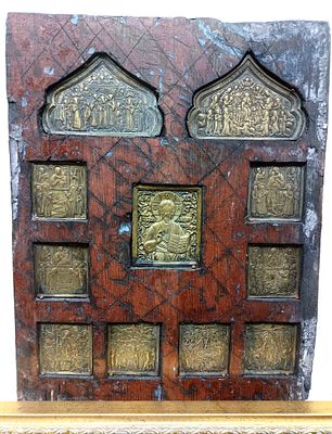 Доска с врезными меднолитыми иконами &laquo;Господь Вседержитель с праздниками и избранными святыми в 