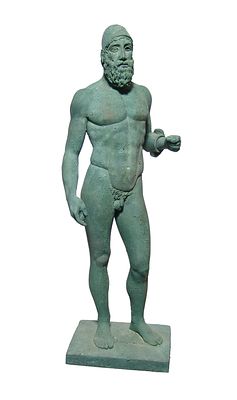 Бронзовая копия статуи обнаженного воина из Риаче. Оригиналы - древнегреческие парные бронзовые 