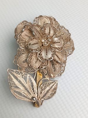 Большая многослойная серебряная брошь в технике художественной филиграни (скани).
800 проба. 
