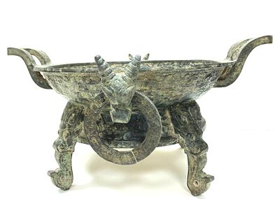 Необычное редкое старинное блюдо на бронзовой ножке в китайском архаичном стиле с каллиграфией. 