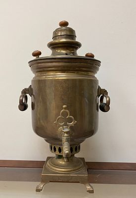 Антикварный самовар Паровой самоварной фабрики Баташевых.
Обилие клейм-наград.
Гравировка: 