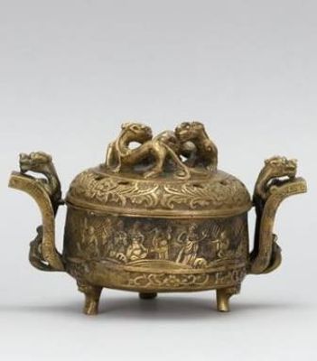 Старинная китайская кадильница на треноге с загнутыми вверх ручками с Килином. Рельефное 