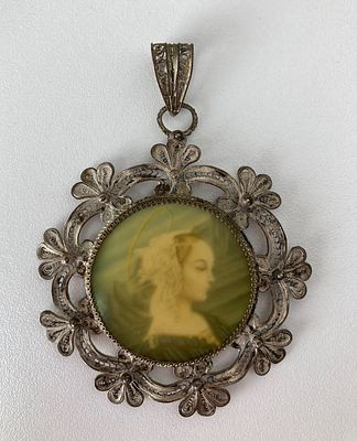 Изысканная коллекционная подвеска из скани (посеребрение?) с использованием прозрачного 