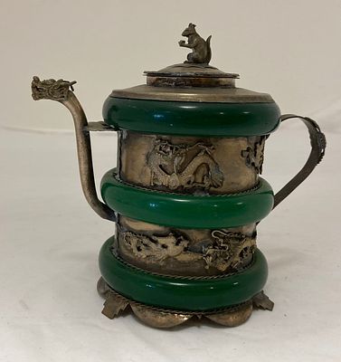 Антикварная медная курильница с крышкой. Оформлена декоративным зеленым камнем и рельефными 