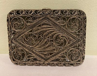 Портсигар &laquo;Симметрия&raquo;.
Высокое мастерство и особый художественный взгляд требовались мастеру 