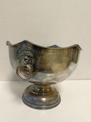 Старинный сосуд под шампанское. Печать. на донышке. Посеребрение. Диаметр 22 см. Высота 17 см.