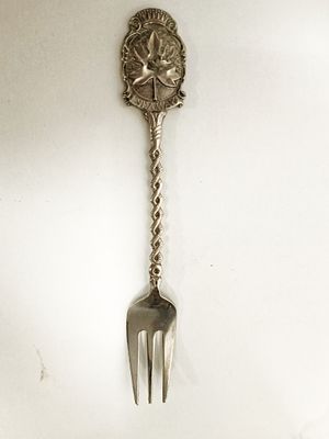 Коллекционная вилка. Высота 12 см.