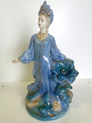 Композиция &laquo;Хозяйка Медной горы&raquo;, 
Автор Л. Шушканова
Турыгинский фарфоровый завод (Гжель) 