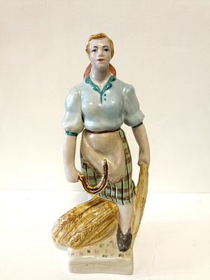 Статуэтка &laquo;Жница&raquo; Барановский фарфоровый завод, Автор Присяжнюк. Фарфор, ручная роспись 