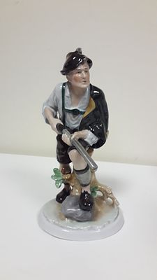 Фарфоровая скульптура
&laquo;На охоте&raquo;, Wallendorf, 
Германия с клеймом мануфактуры. Нач.-середина
XX в.