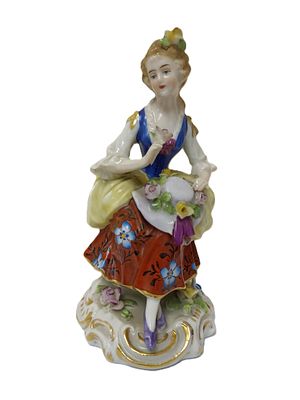 Фарфоровая статуэтка &laquo;Дама со шляпкой&raquo;
Франция, мануфактура Эдме Самсона 1885-1920 гг
(EDME 