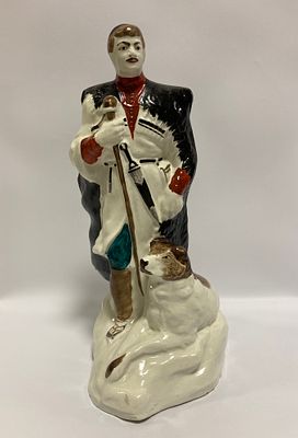 Фигура из фарфора Кавказец. Высота 28 см.