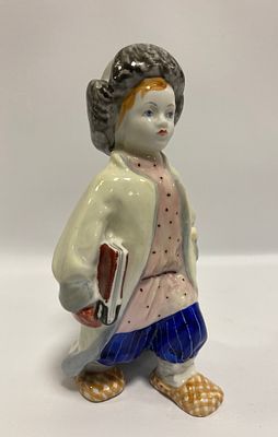 Фигура из фарфора Филиппок. Высота 15 см. Клеймо внизу на основании Ленинградский фарфоровый завод.