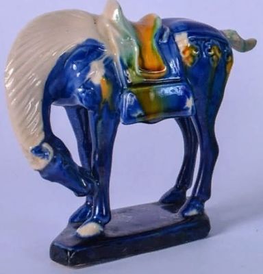 Китайская гончарная фигурка лошади в стиле династии Тан, Высота 9 см.