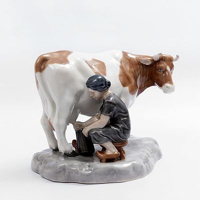 Фигурная композиция &laquo;Доярка с коровой&raquo;. Мануфактура G.Bonguera, середина 20 века. Размеры 18x22 