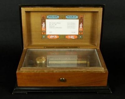 Старинная МУЗЫКАЛЬНАЯ ШКАТУЛКА
REUGE SAINTE-CROIX СО СТРУНАМИ.
Фабрика &laquo;Reuge&raquo;. Швейцария.
В 