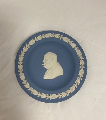 Миниатюрное блюдо для мелочей с профилем Уинстона Черчилля всемирно известной мануфактуры 