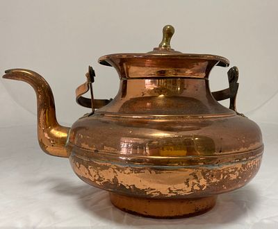 Антикварный медный чайник с ручкой и малой крышкой. Отличное состояние. Европа 
