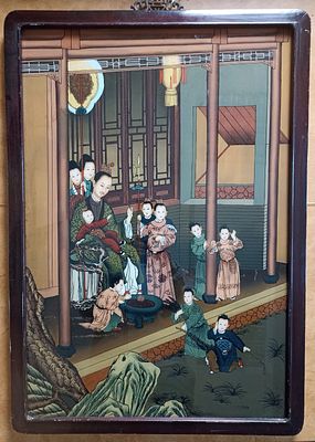 Уникальная антикварная картина &laquo;Мандарин в окружении учеников&raquo; в технике китайской реверсивной 