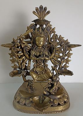 Статуя-подсвечник (лампадник) богини Гуаньинь.
Гуаньинь - богиня (бодхисаттва) милосердия в 