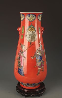 Старинная китайская ваза с терракотовой эмалью. Роспись, иероглифическая подпись мануфактуры на 