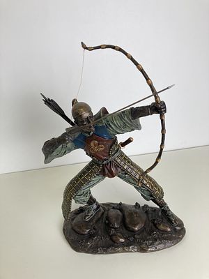 Интерьерная фигура &laquo;Самурай с луком&raquo;. 
Кюдзюцу – японское военное искусство владения луком. 