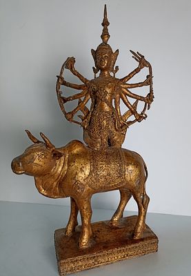 Старинная позолоченная бронзовая фигурка тайского Шивы.
Большая старинная литая фигура из 