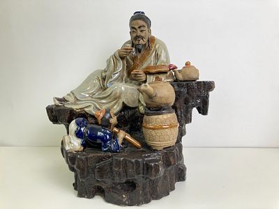 Статуэтка &laquo;Лу Юй&raquo;, керамика, полипигментная глазурь. Тонкая проработка деталей одежды 