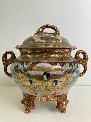 Роскошная супница Кутани (стиль Сёдза) с рельефными ручками в виде драконов, золочением 