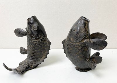 Старинные фигурки-пресспапье &laquo;Рыбы&raquo;. 
Бронза (чугун?)
Япония.
Высота 13,5 см.
Провенанс: 