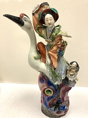 Большая (51см) фарфоровая фигурка Бессмертной Хэ Сянгу. Начало ХХ в. 
Хэ Сянгу — даосская 