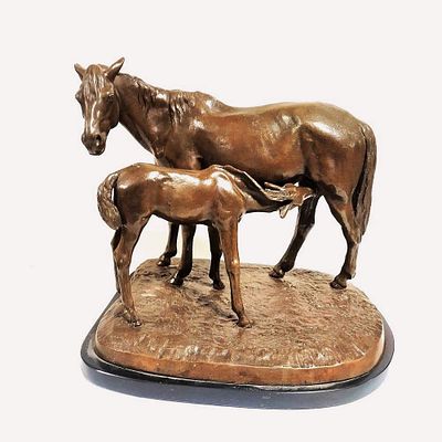 Бронзовая скульптура &laquo;Лошадь с жеребенком&raquo;, Автор: Барон Пётр Карлович Клодт фон Юргенсбург 
