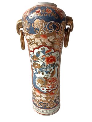 Большая (Н=40 см.) китайская фарфоровая ваза, фигурные ручки с подвижными кольцами. Коропус 