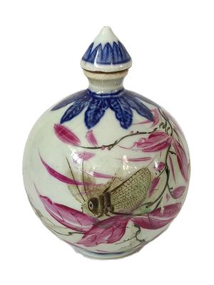 Старинная шарообразная бутылочка для табака/ парфюма с изображением стрекозы в цветах. Ручная 