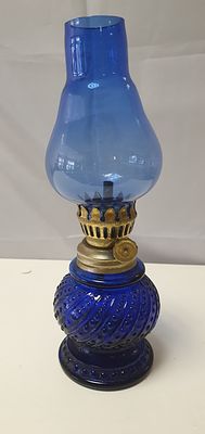 Миниатюрная коллекционная настольная лампа. Высота 22 см.