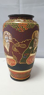 Керамическая ваза Сацума, Япония, 19/20 век.
Сацума - тип японской керамики, родом из провинции 