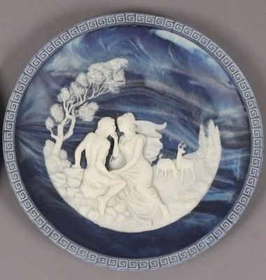Коллекционная декоративная тарелка-горельеф 4415E "Остров Цирцеи" из серии "Путешествие Улисса" 