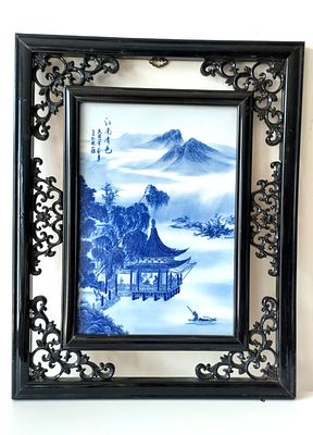 Антикварное художественное панно в технике бело-голубой керамики.
Рама: высота 54см, ширина 43. 