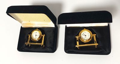 לוט זוג שעונים שולחניים מעוצבים מתאים כמתנה מקורית