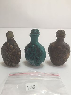 שלושה בקבוקי הרחה אחד טורקיז שניים אלבסטר חריטה ידנית ללא פגמים