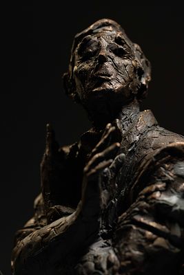 " Шарл Анзнавур" Нарек Князян. 
бронза 30х15х15ссм