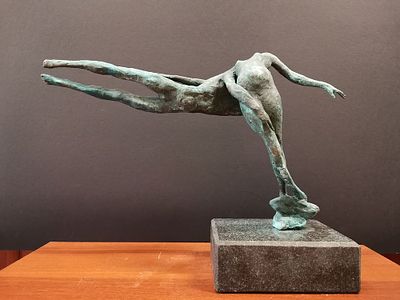 Харазян Сурен "Всё что было " 42 /22 /18см , Бронза , 2019год.
«Всё, что было» 
Скульптура 