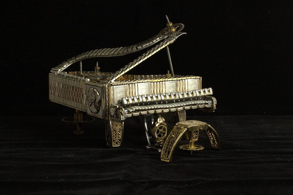 "Symphony of Time" Из серии Музыка
Л.Аракелян . Детали часовых механизмов 
Высота 6( отрытом 