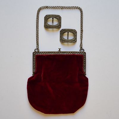 Арт деко - Французский винтажный комплект: винтажные пряжки для туфель и бархатная сумочка на 