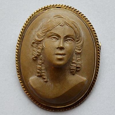 Антикварная викторианская брошь камея, барельеф, профиль , вулканическая лава, серебро(?) 