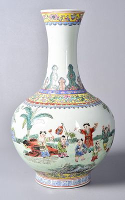 Ваза No3 Большая китайская фарфоровая ваза с девизом. Девиз (подпись) Династия Цин
(1644 - 